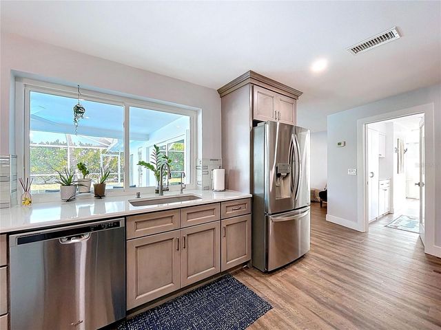 13879 KIMBERLY DRIVE, Largo, FL 33774