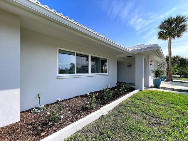 13879 KIMBERLY DRIVE, Largo, FL 33774