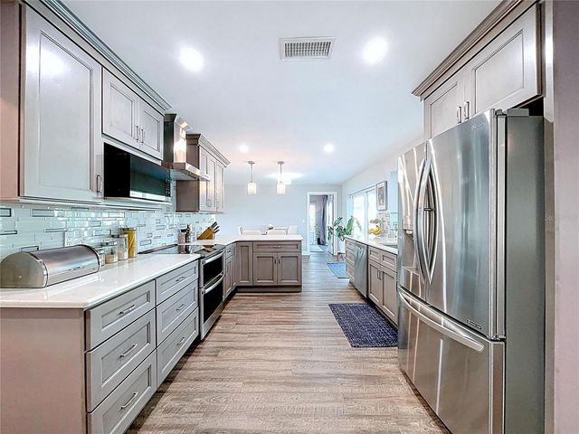 13879 KIMBERLY DRIVE, Largo, FL 33774