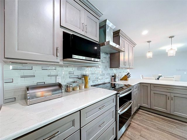 13879 KIMBERLY DRIVE, Largo, FL 33774