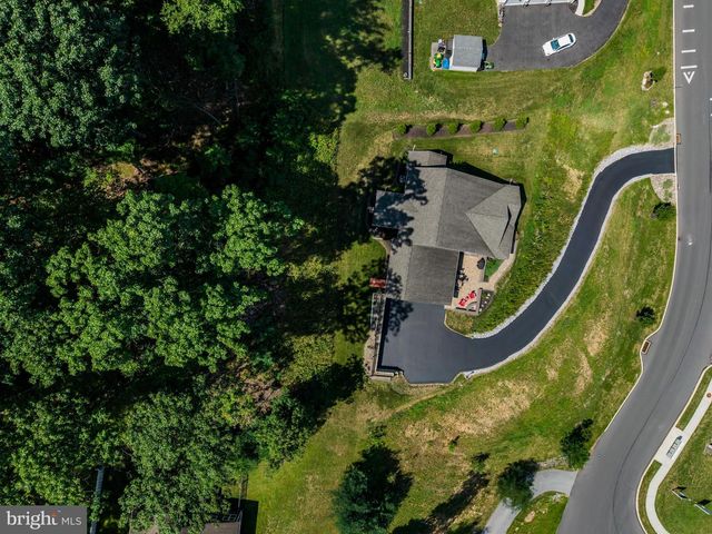100 STONE ARCH DR, Marysville, PA 17053