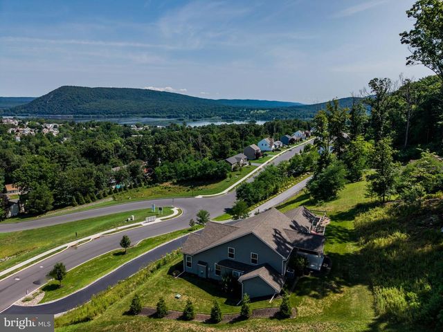 100 STONE ARCH DR, Marysville, PA 17053
