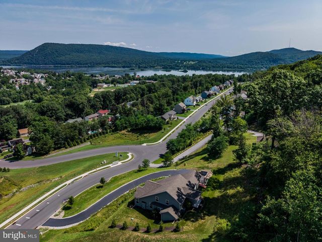 100 STONE ARCH DR, Marysville, PA 17053
