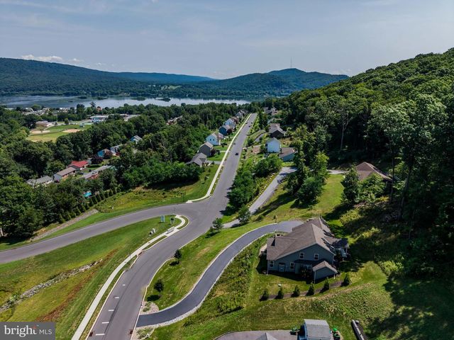 100 STONE ARCH DR, Marysville, PA 17053
