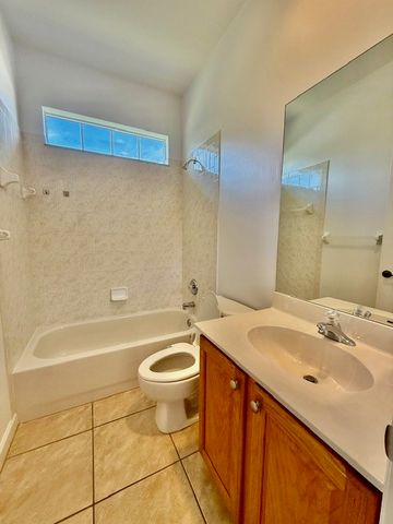 5475 E 1st Square SW, Vero Beach, FL 32968