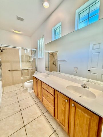 5475 E 1st Square SW, Vero Beach, FL 32968