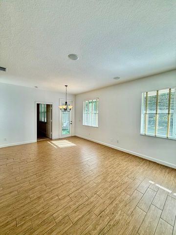 5475 E 1st Square SW, Vero Beach, FL 32968