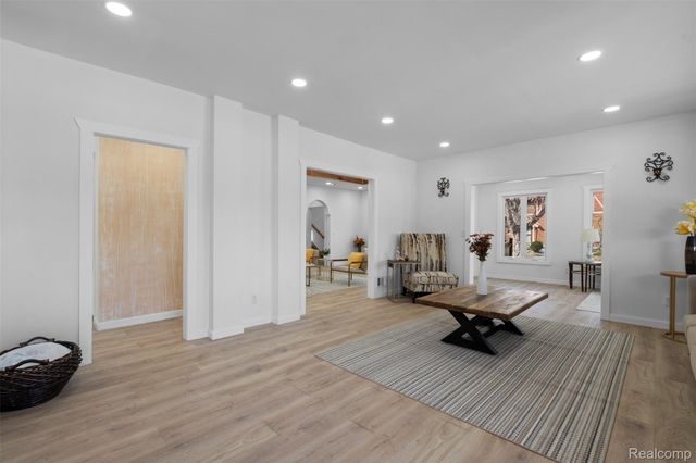 2409 Calvert Street, Detroit, MI 48206