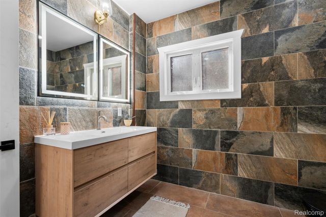 2409 Calvert Street, Detroit, MI 48206