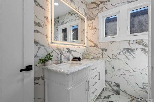 2409 Calvert Street, Detroit, MI 48206