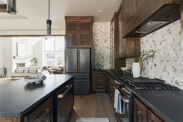 7225 Sunset Sail Avenue, Edmond, OK 73034