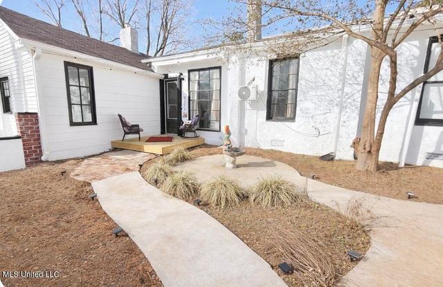 435 E College Avenue, Holly Springs, MS 38635