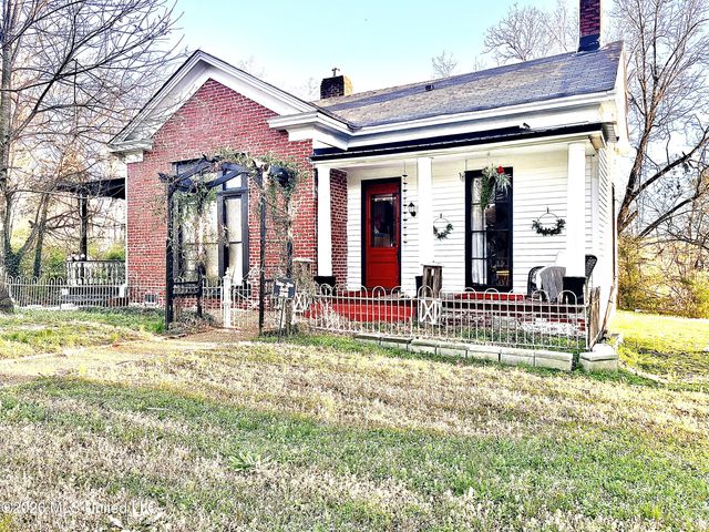 435 E College Avenue, Holly Springs, MS 38635