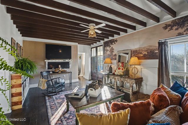 435 E College Avenue, Holly Springs, MS 38635