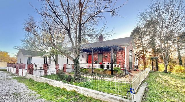 435 E College Avenue, Holly Springs, MS 38635