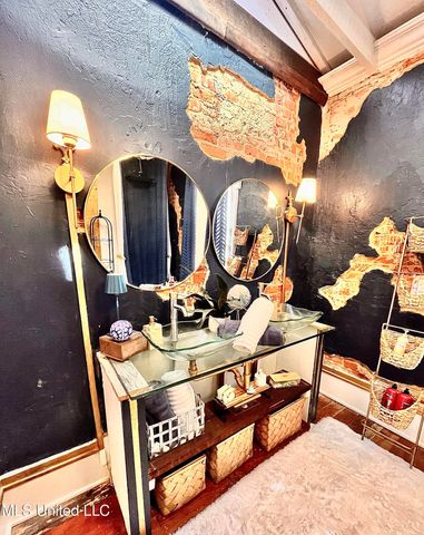 435 E College Avenue, Holly Springs, MS 38635