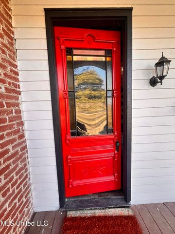 435 E College Avenue, Holly Springs, MS 38635