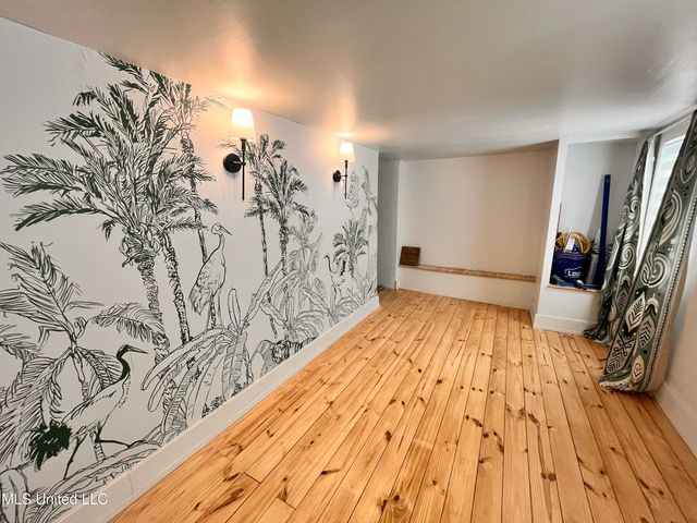 435 E College Avenue, Holly Springs, MS 38635