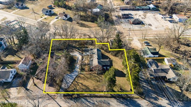 435 E College Avenue, Holly Springs, MS 38635