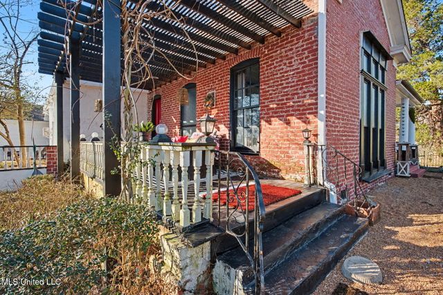 435 E College Avenue, Holly Springs, MS 38635