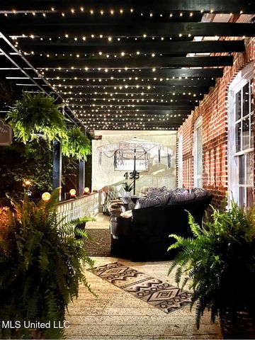 435 E College Avenue, Holly Springs, MS 38635