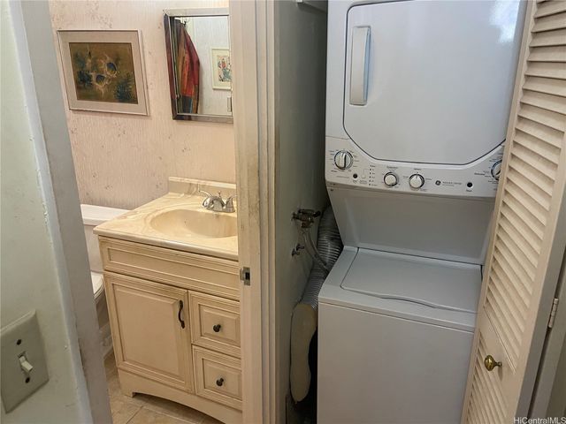 469 Ena Road 3509, Honolulu, HI 96815