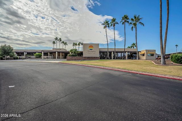 9013 E SUN LAKES Boulevard S, Sun Lakes, AZ 85248