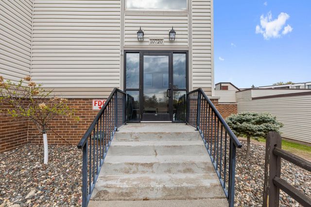 10720 Rockford Road 313, Plymouth, MN 55442