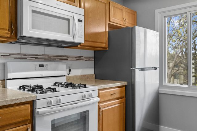 10720 Rockford Road 313, Plymouth, MN 55442