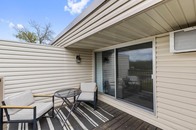 10720 Rockford Road 313, Plymouth, MN 55442