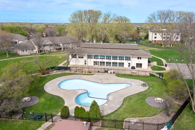 10720 Rockford Road 313, Plymouth, MN 55442