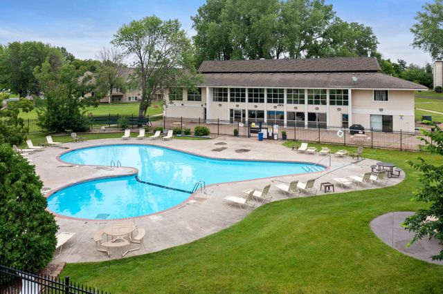 10720 Rockford Road 313, Plymouth, MN 55442