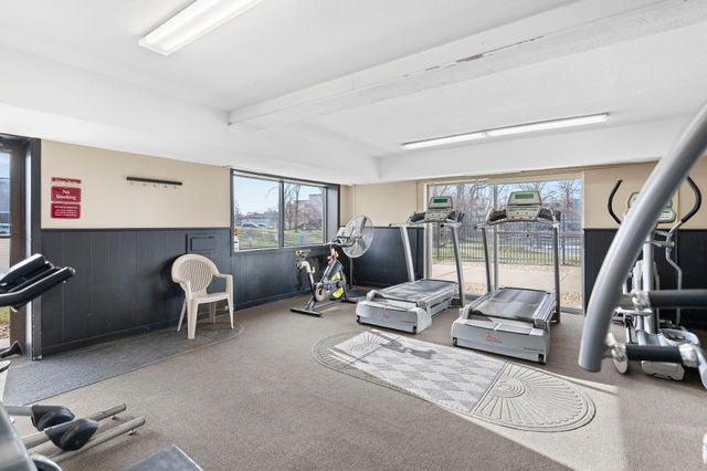 10720 Rockford Road 313, Plymouth, MN 55442