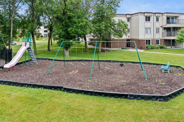 10720 Rockford Road 313, Plymouth, MN 55442