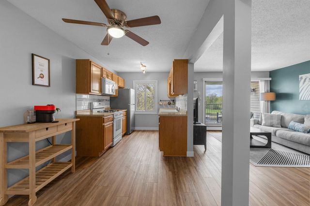 10720 Rockford Road 313, Plymouth, MN 55442