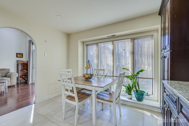 36 Ravenswood Court, Edison, NJ 08820