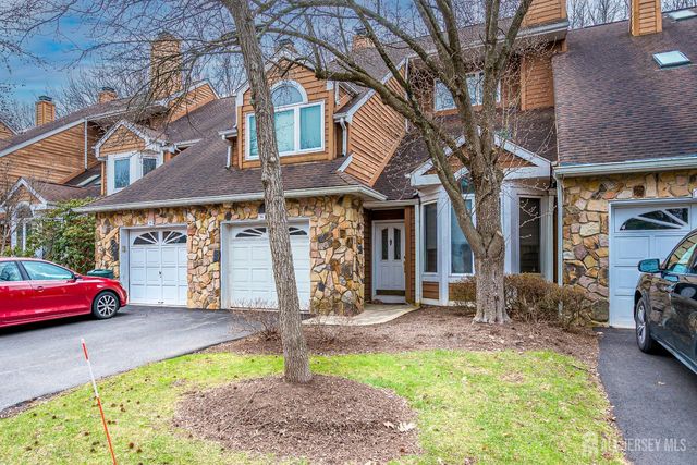 36 Ravenswood Court, Edison, NJ 08820