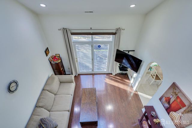 36 Ravenswood Court, Edison, NJ 08820