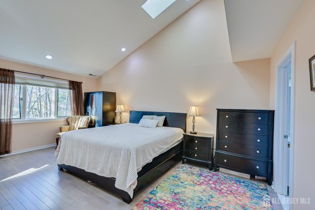 36 Ravenswood Court, Edison, NJ 08820