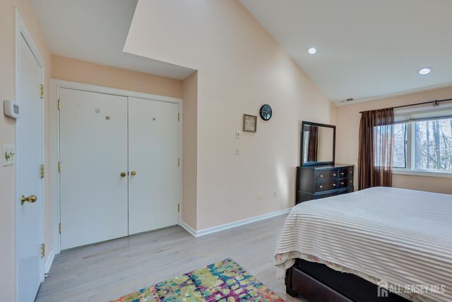 36 Ravenswood Court, Edison, NJ 08820