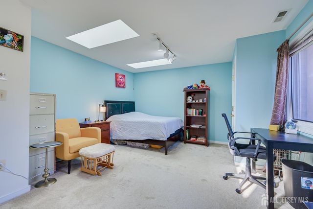 36 Ravenswood Court, Edison, NJ 08820