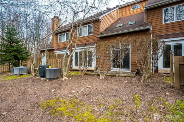 36 Ravenswood Court, Edison, NJ 08820