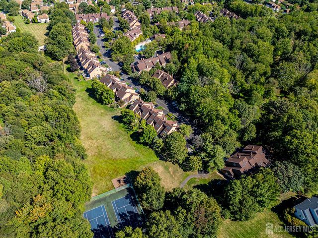 36 Ravenswood Court, Edison, NJ 08820