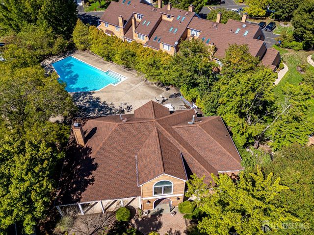 36 Ravenswood Court, Edison, NJ 08820