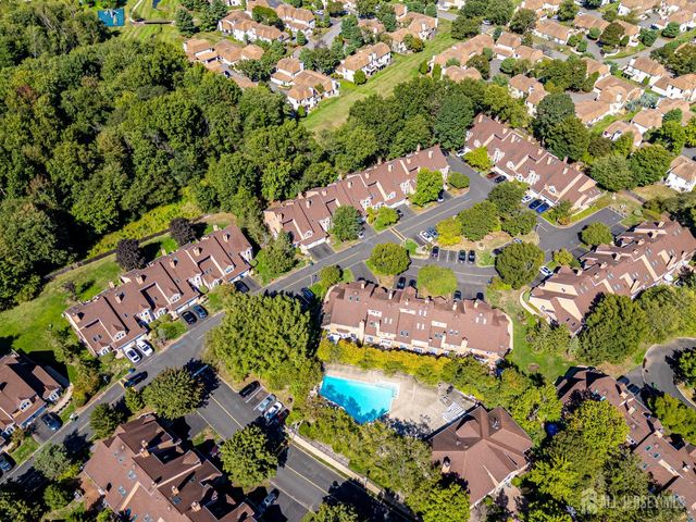 36 Ravenswood Court, Edison, NJ 08820