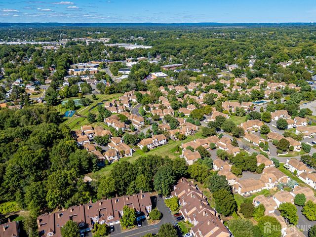 36 Ravenswood Court, Edison, NJ 08820