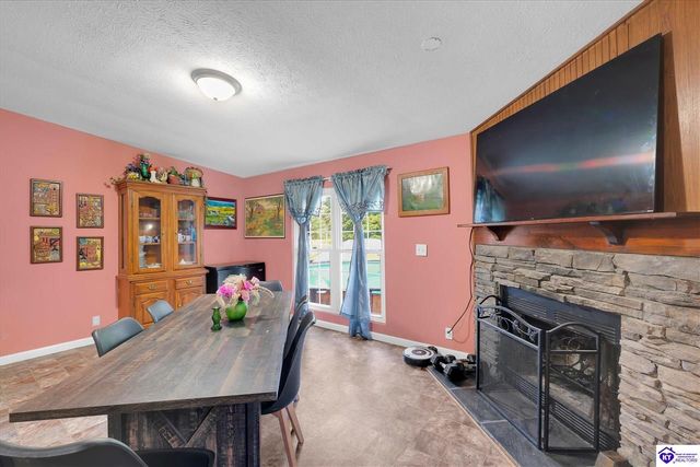 435 Thompson Lane, Vine Grove, KY 40175