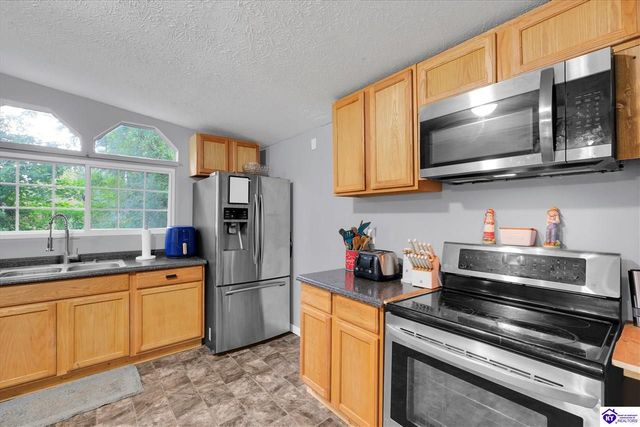 435 Thompson Lane, Vine Grove, KY 40175
