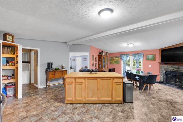 435 Thompson Lane, Vine Grove, KY 40175
