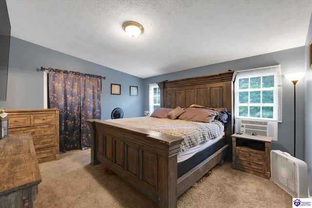 435 Thompson Lane, Vine Grove, KY 40175